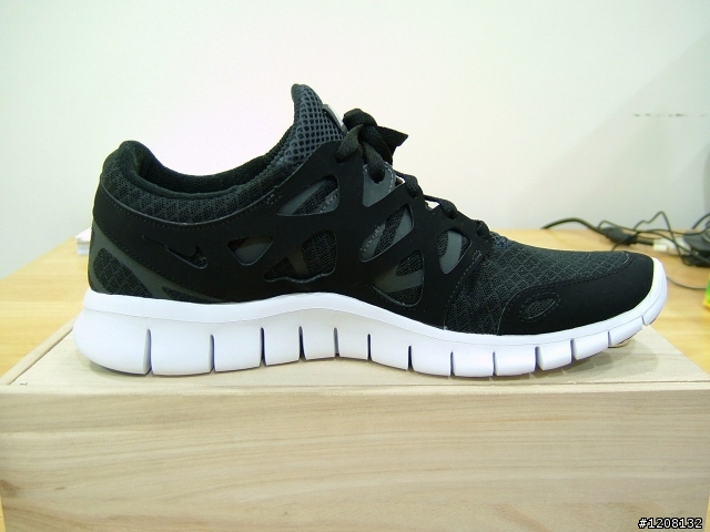 分享:全新赤足體驗 NIKE FREE RUN+ 3