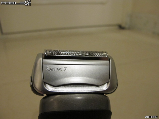 燦坤瘋館390cc氣到我之百靈牌Braun Shaver Series7 790cc-4開箱!