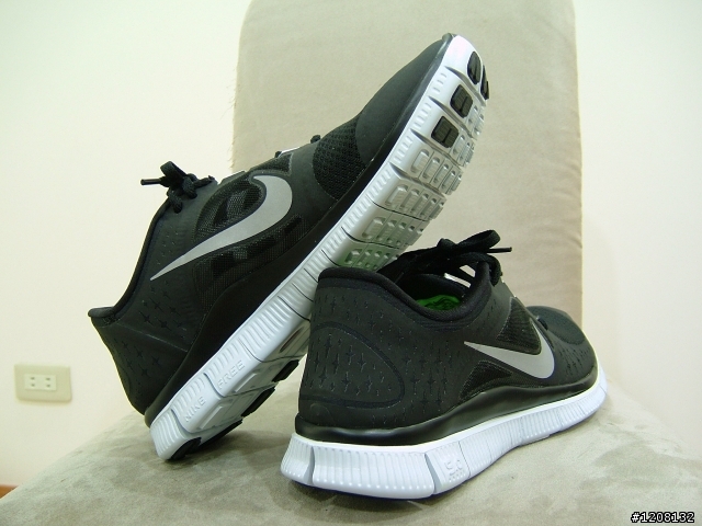 分享:全新赤足體驗 NIKE FREE RUN+ 3