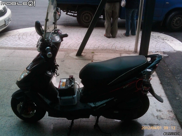 DIY車用環保氫氧燃料(HHO)省油器 !125cc機車安装完畢...測試中...需增購10A PWM!