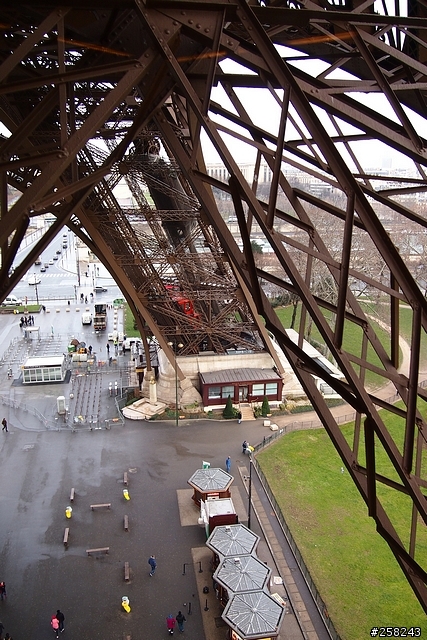 【西西分享】法國DAY6-巴黎Paris(艾菲爾鐵塔、羅浮宮、塞納河、協和廣場)