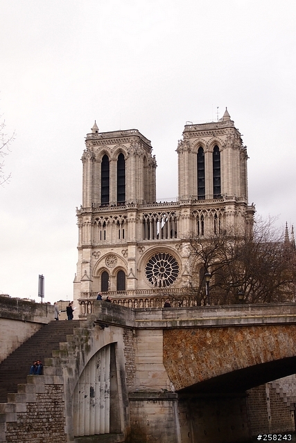 【西西分享】法國DAY6-巴黎Paris(艾菲爾鐵塔、羅浮宮、塞納河、協和廣場)