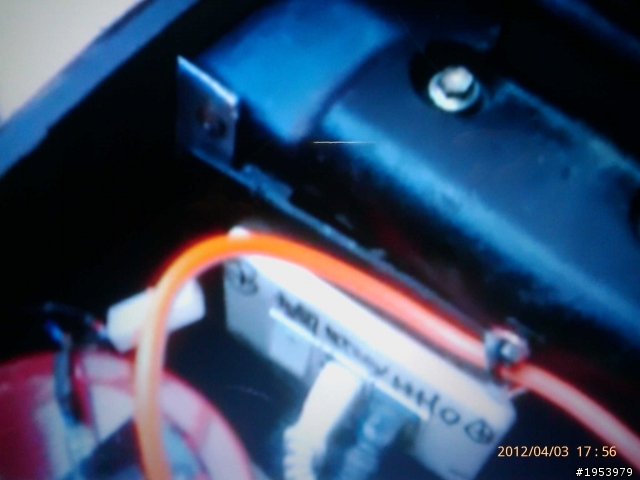 DIY車用環保氫氧燃料(HHO)省油器 !125cc機車安装完畢...測試中...需增購10A PWM!