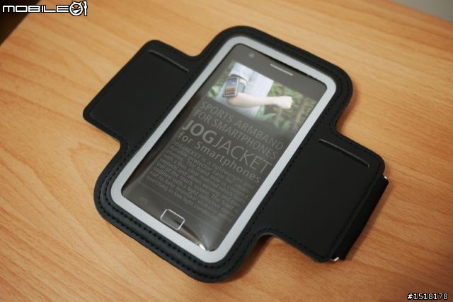 3GS 與Tunewear JOGJACKET 改版運動臂帶開箱合體, 同場加映hTC ONE X來合體