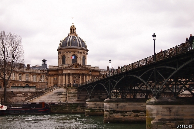 【西西分享】法國DAY6-巴黎Paris(艾菲爾鐵塔、羅浮宮、塞納河、協和廣場)