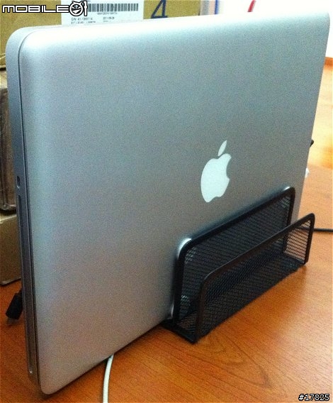 帮 Macbook Pro 找个家,DIY 简易美型直立架