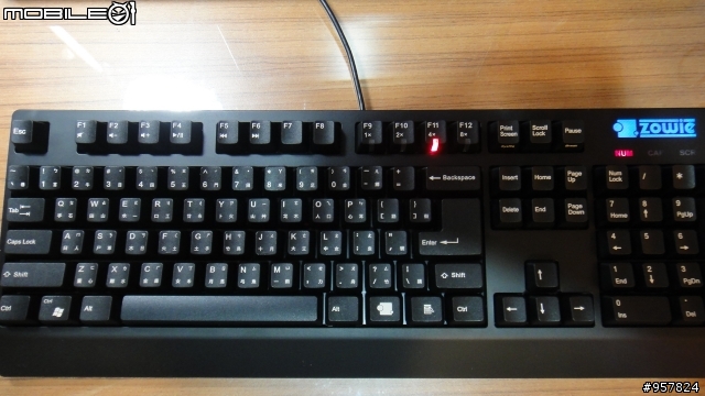 ZOWIE CELERITAS、EC1 EVO、STEELSERIES QcK mass 三開