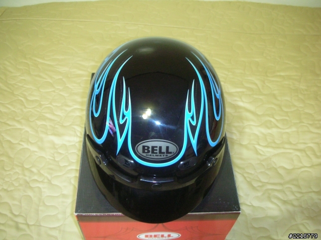 失心瘋購買記之3+1頂BELL安全帽開箱,半罩與3/4罩各1頂,全罩有2頂,再加上20年歷史的SHOEI與Arai