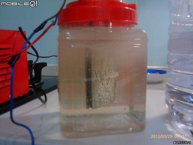 DIY車用環保氫氧燃料(HHO)省油器 !125cc機車安装完畢...測試中...需增購10A PWM!