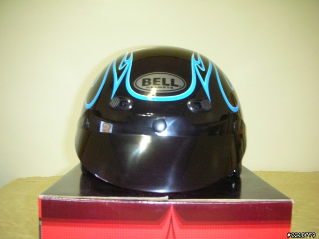 失心瘋購買記之3+1頂BELL安全帽開箱,半罩與3/4罩各1頂,全罩有2頂,再加上20年歷史的SHOEI與Arai