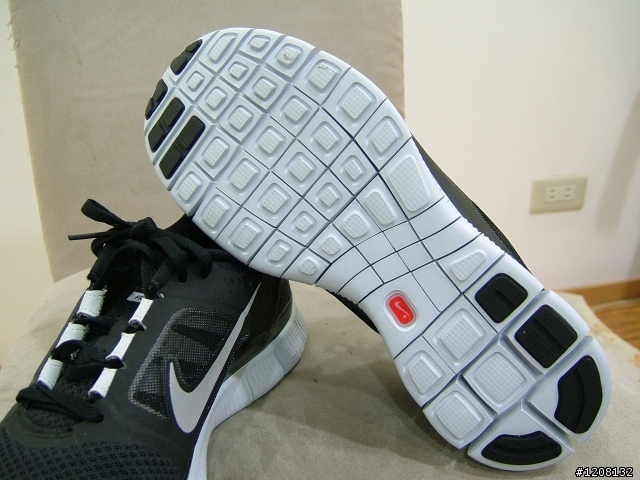 分享:全新赤足體驗 NIKE FREE RUN+ 3