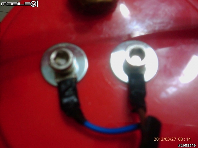 DIY車用環保氫氧燃料(HHO)省油器 !125cc機車安装完畢...測試中...需增購10A PWM!