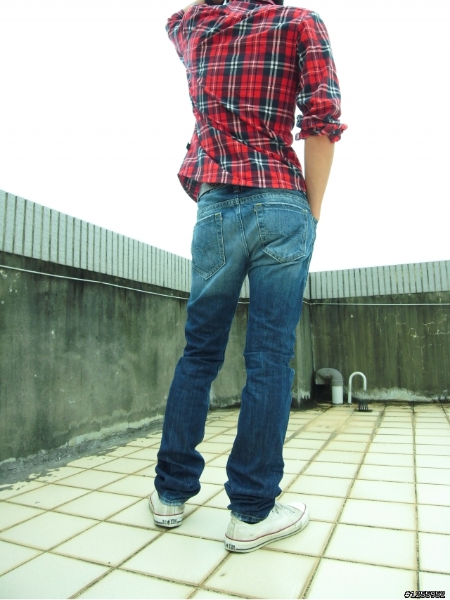 Diesel Thavar 8B9 & Nudie Grim Tim Dry 46 Dips