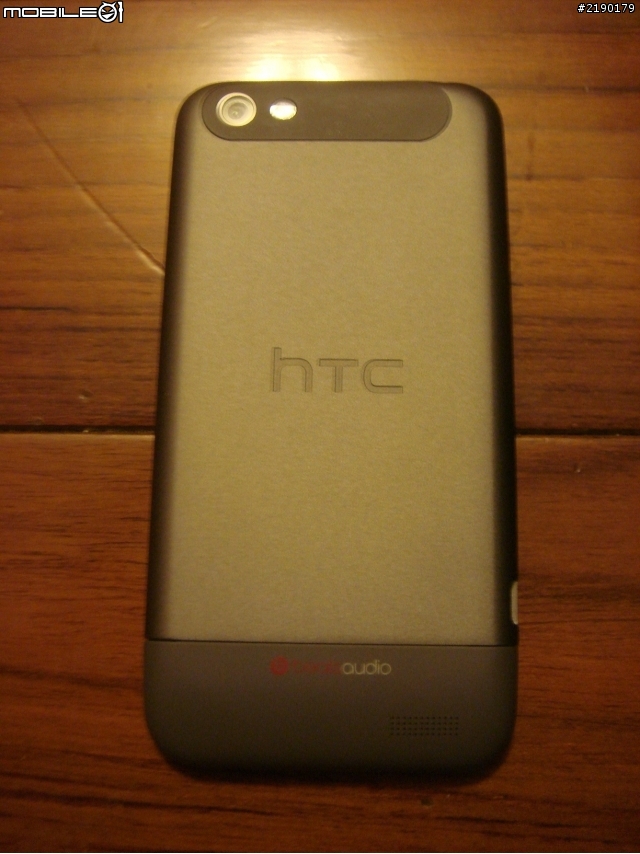 HTC 中階音樂、照相手機-ONE V