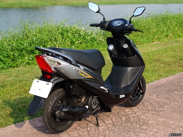 漲聲不斷響起中之C/P黑馬 - 三陽SYM GT125灰黑碟煞版入手分享
