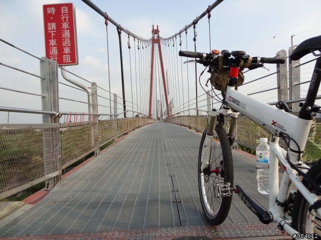 春末初夏 。風和日麗。嘉南平原。六腳東石。輕鬆鐵馬道