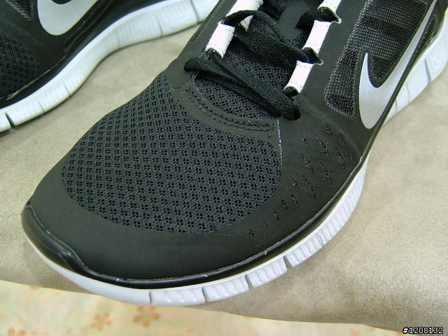 分享:全新赤足體驗 NIKE FREE RUN+ 3