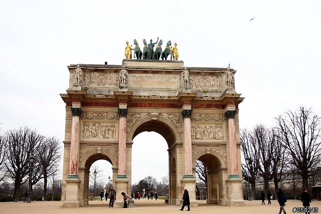 【西西分享】法國DAY6-巴黎Paris(艾菲爾鐵塔、羅浮宮、塞納河、協和廣場)