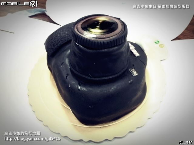 分享一下今年生日收到的單眼相機造型蛋糕!