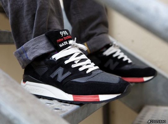 請問~想買New balance M998BR 但價格讓我疑問重重 4張照片