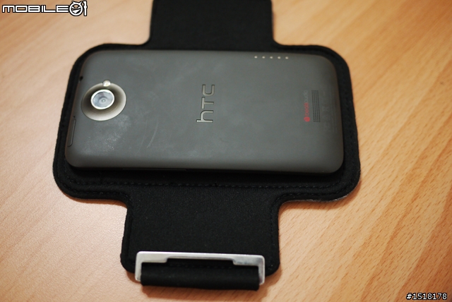 3GS 與Tunewear JOGJACKET 改版運動臂帶開箱合體, 同場加映hTC ONE X來合體