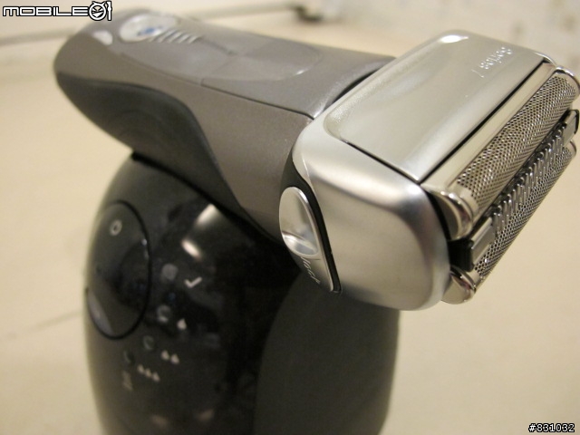 燦坤瘋館390cc氣到我之百靈牌Braun Shaver Series7 790cc-4開箱!