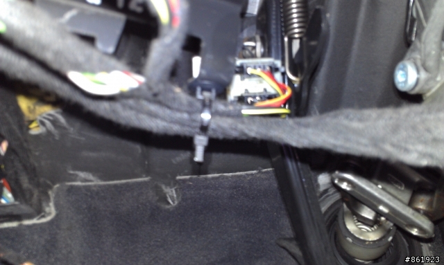 W210 剎車燈開關(Brake Light Switch), 油位感知器(Oil level sensor)更換及機油壓力測試口油漬