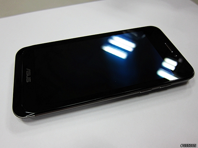 ASUS Padfone 純手機含保護殼-開箱圖