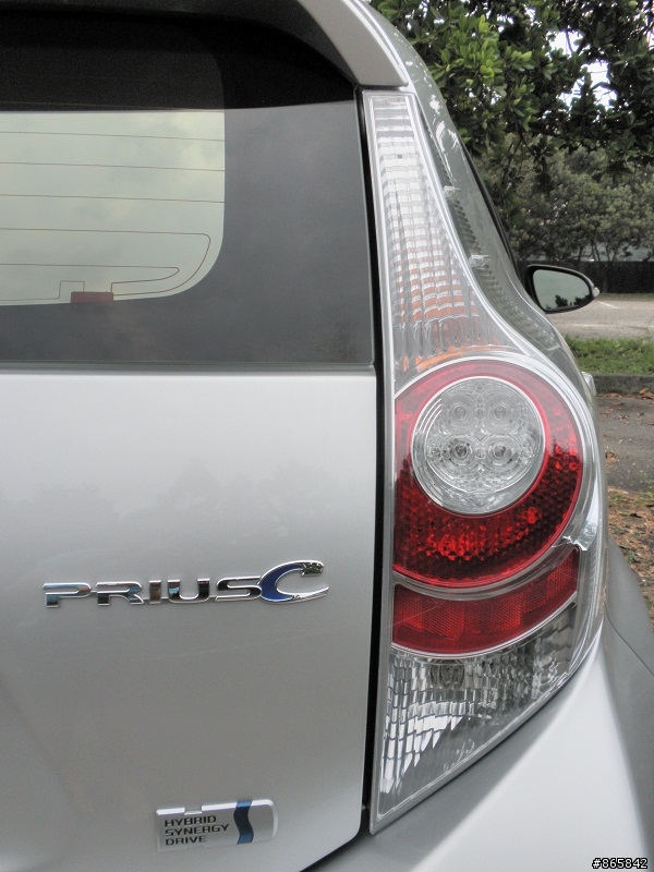 Prius C 極光銀OPEN (晚開箱)