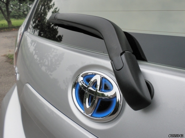 Prius C 極光銀OPEN (晚開箱)