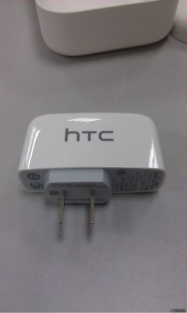 HTC 新渴望V 雙卡雙待機簡易開箱~