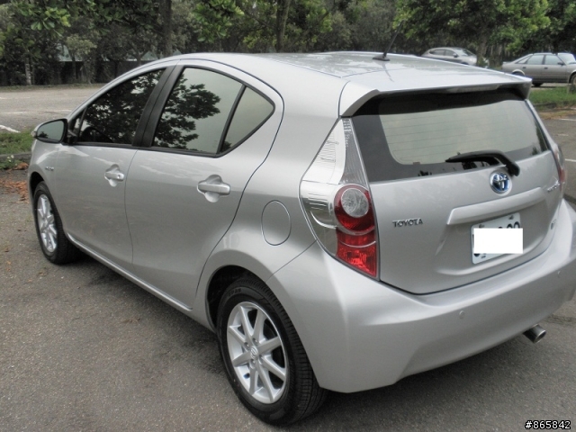 Prius C 極光銀OPEN (晚開箱)