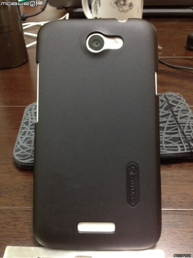 在海殼中終於找到HTC ONE X適合的殼