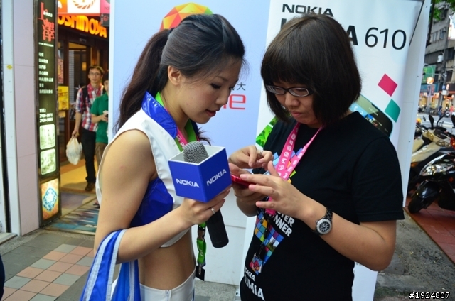 Nokia Lumia 610 週日在門市體驗PK的現場實況