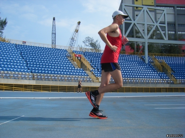 【adidas鞋測活動】小白小白的跑步MURMUR紀 -- adidas adizero F50 2M 競賽型跑者專用鞋款 試跑篇兒