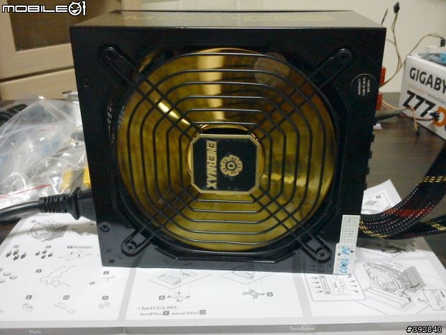 睽違四年,新組電腦重裝上陣 >v