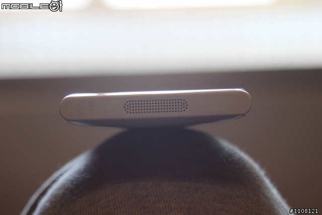 【開箱】NOKIA Lumia 800 白寡婦美麗開箱!!!