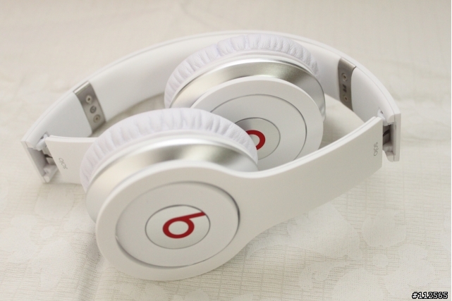 HTC One X (貝殼白) 開箱照 (補上耳機 Beats Solo)