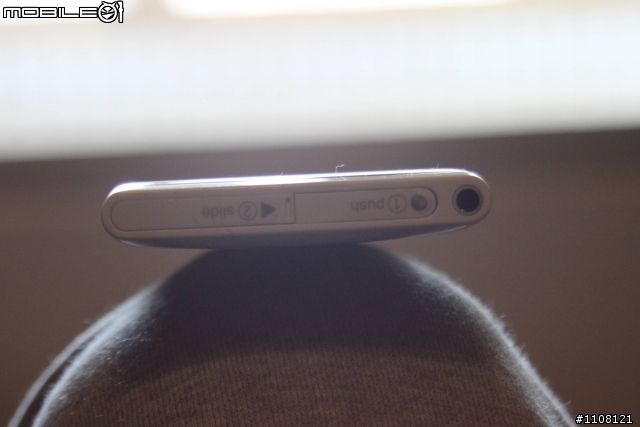 【開箱】NOKIA Lumia 800 白寡婦美麗開箱!!!
