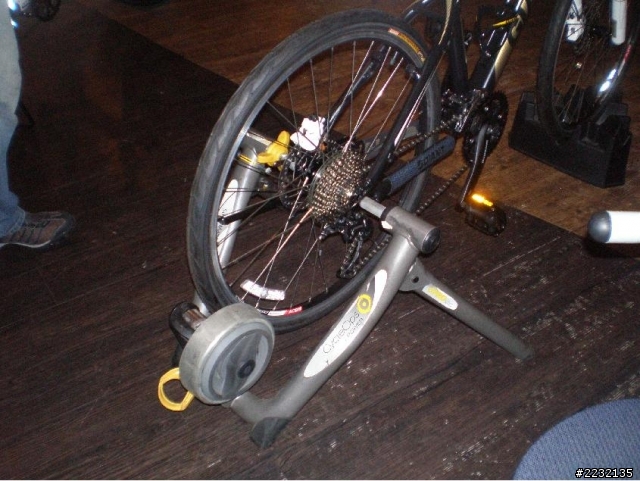 GIANT 2012 TALON_DISC +頂天立地車架 新手=開箱-=
