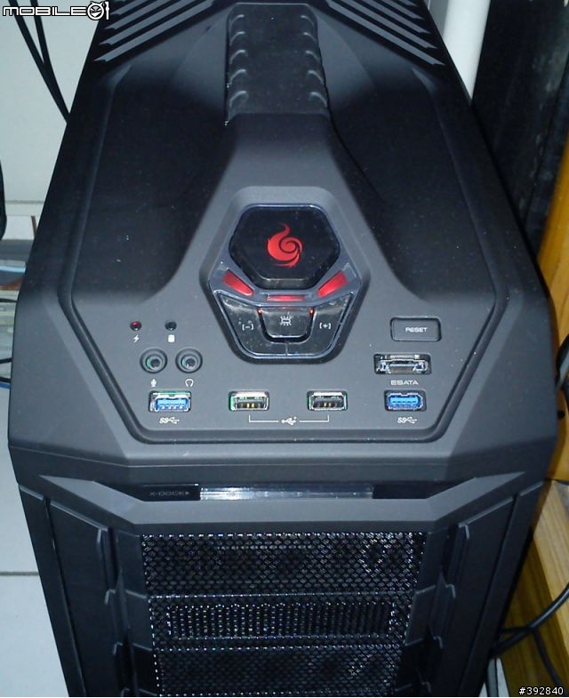 睽違四年,新組電腦重裝上陣 >v