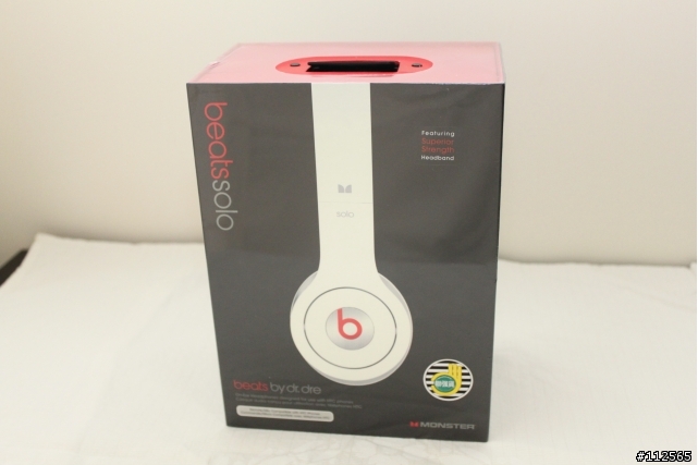 HTC One X (貝殼白) 開箱照 (補上耳機 Beats Solo)