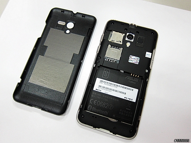 ASUS Padfone 純手機含保護殼-開箱圖