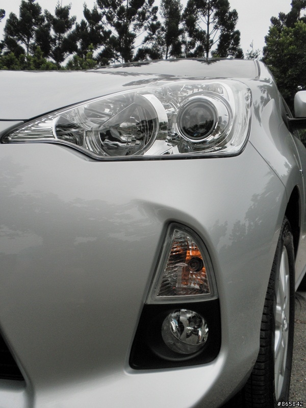 Prius C 極光銀OPEN (晚開箱)
