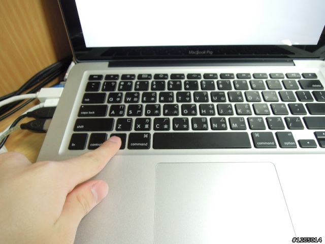 Macbook Pro 13.3 2011 Early 雙硬碟改機教學 & Intel 330 120G SSD 開箱文