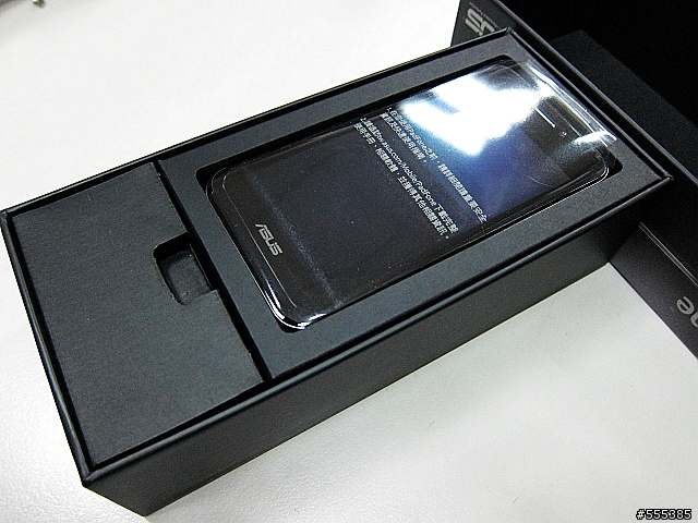 ASUS Padfone 純手機含保護殼-開箱圖