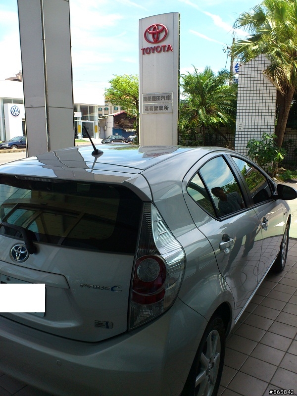Prius C 極光銀OPEN (晚開箱)