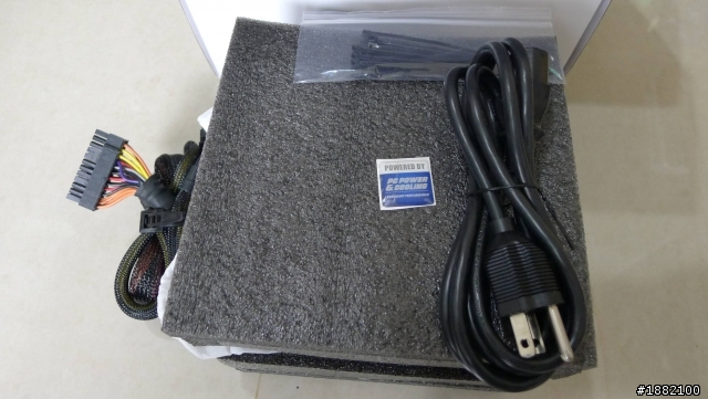 OCZ Mk III 600w 超可愛之不專業開箱體驗
