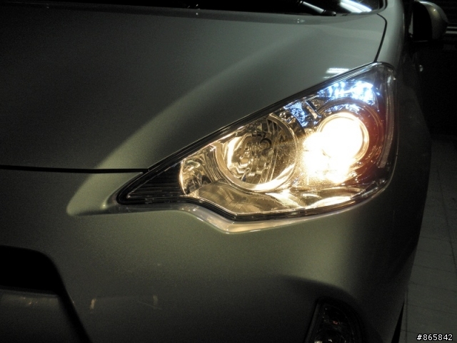 Prius C 極光銀OPEN (晚開箱)