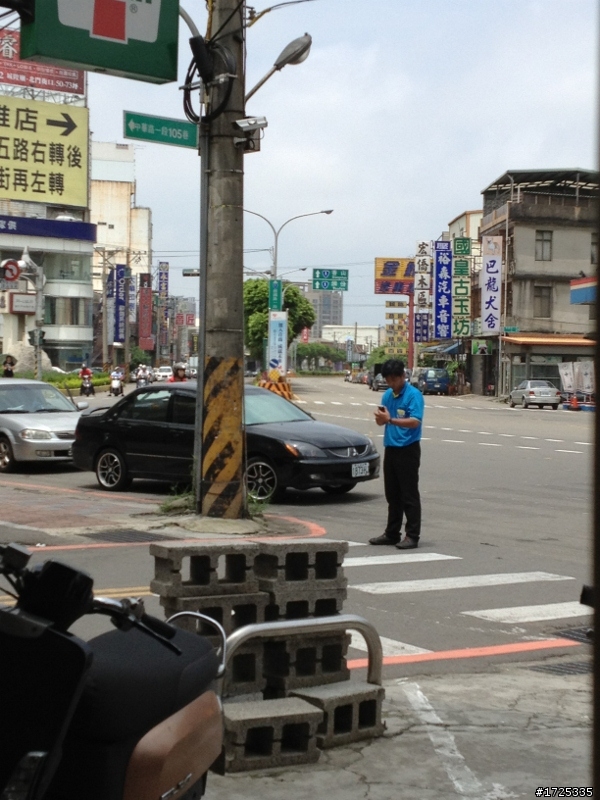 請當時經過的鄉民幫忙!新竹市黑道圍毆!